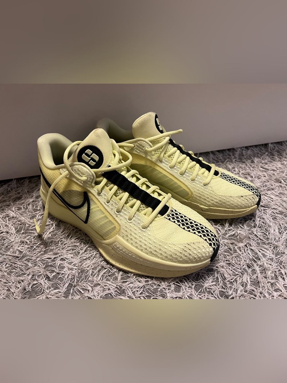 NIKE Sabrina 1 Luminous Green women's basketball shoes size 11